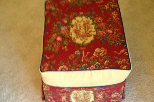 img-slipcover-top-viewD5000412-F4B6-F405-CE0B-36C23F94270B.jpg